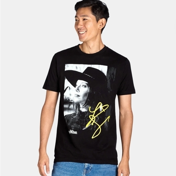 Lainey Wilson Country Music NEW Short Sleeve Unisex Black Graphic Tee 2024 - Picture 2 of 6